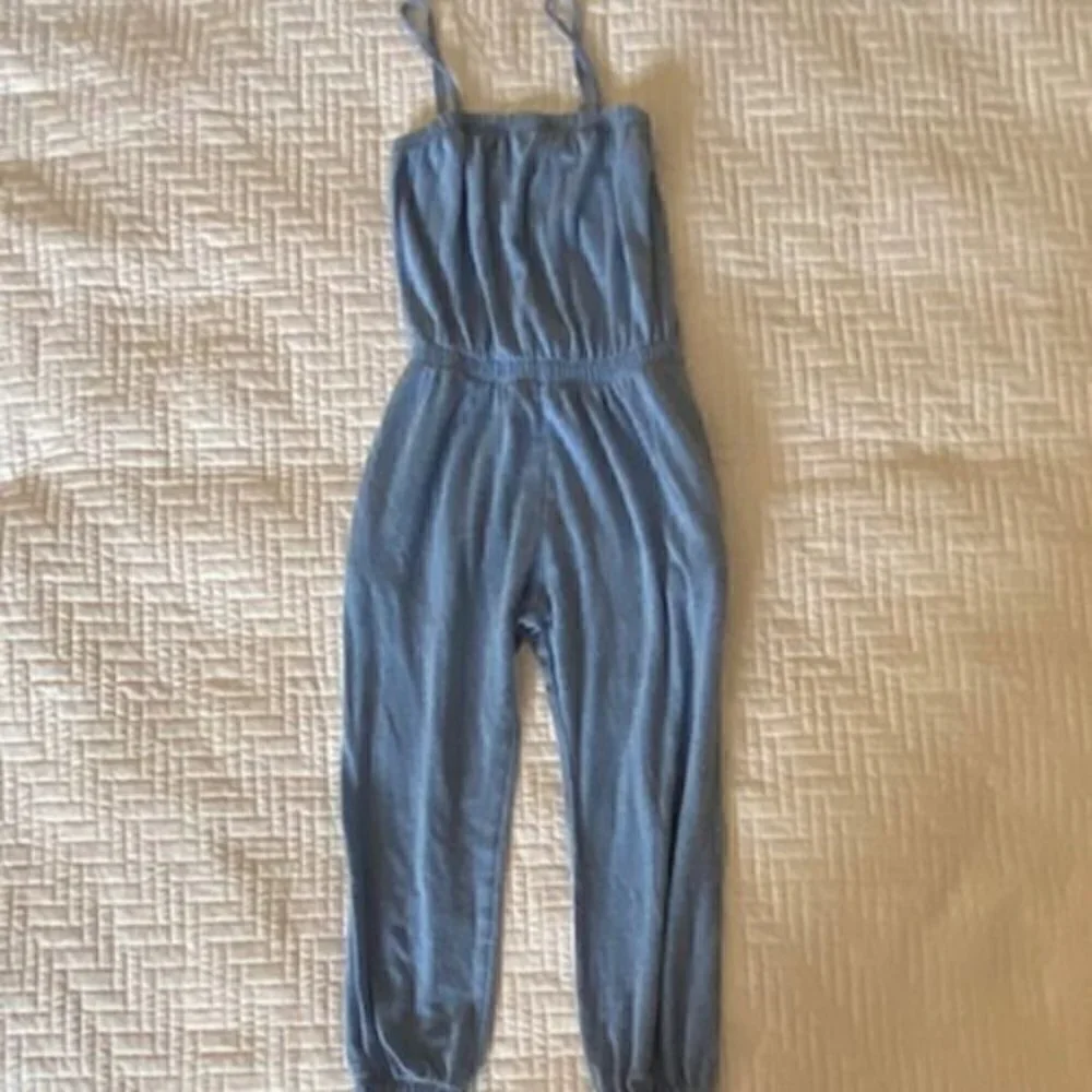 3 PIECE LOT OF GAP, H&M, AND AMERICAN APPAREL